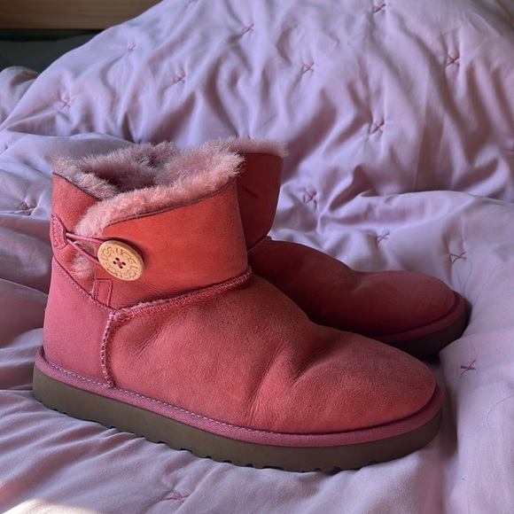 Pink UGG minis - Picture 5 of 5
